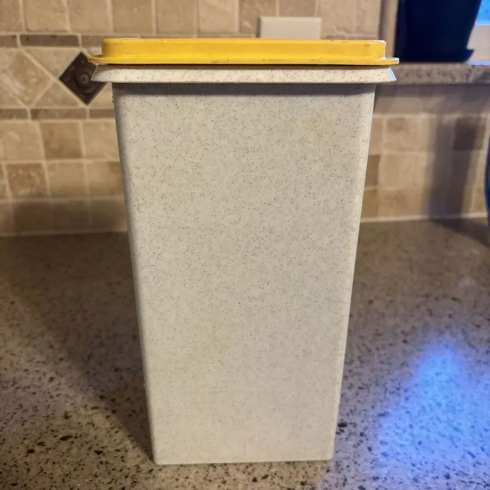 Tupperware Grey Speckled White Square Cracker Keeper 1314-1 & Yellow Lid 1315-5